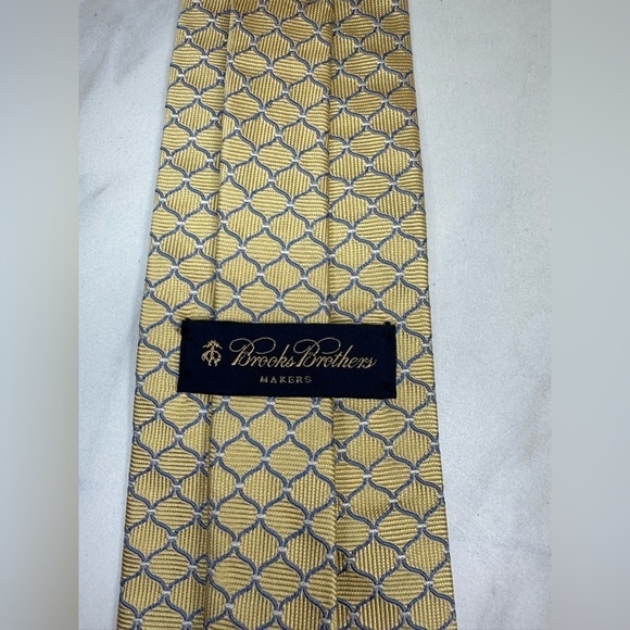 Brooks Brothers Makers corpcore yellow and grey geometric  silk necktie - Picture 2 of 3